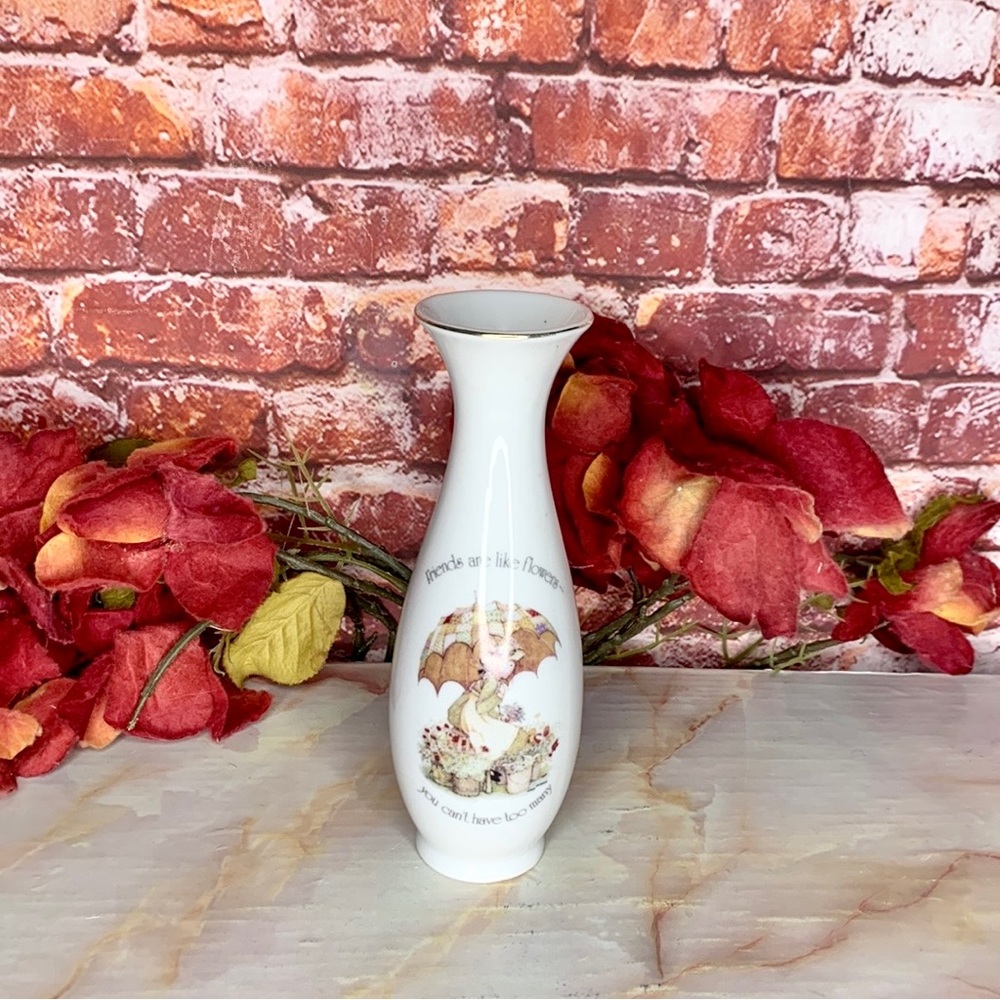 Vintage 1977 Holly Hobbie Porcelain 7" Bud Vase